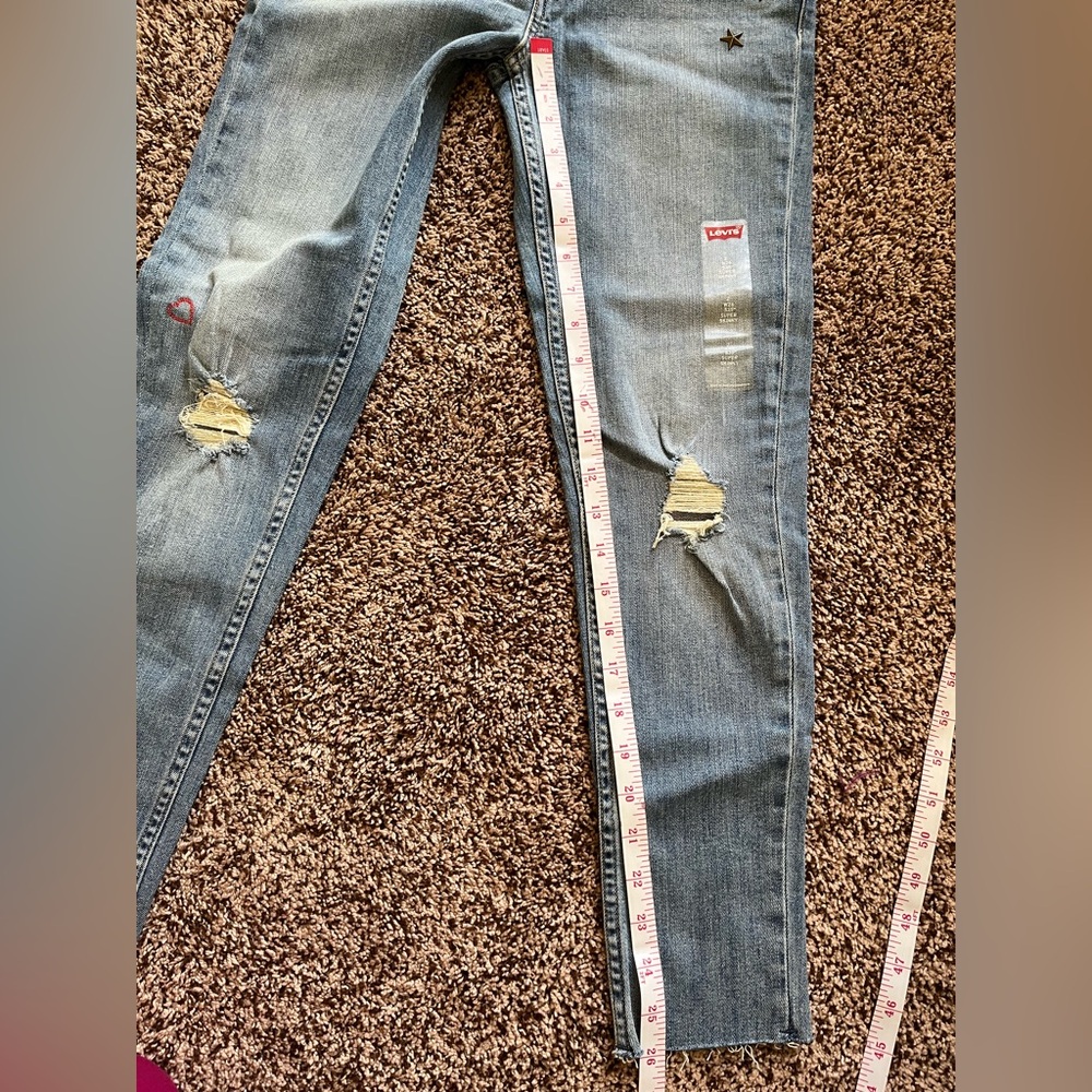 Levi's Light Blue Skinny Jeans with Star and Heart Details - Picture 10 of 10
